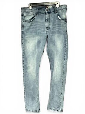 Wrangler Slim Straight Jeans Men’s Size 34x30 Light Wash Faded Y2K Vintage Denim